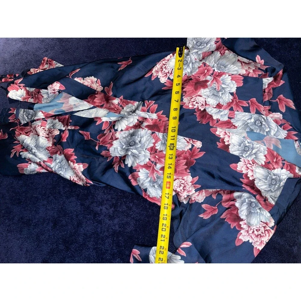 David's Bridal DB Studio Robe Size Small Floral Short Sleeve Sheer with Tie Belt